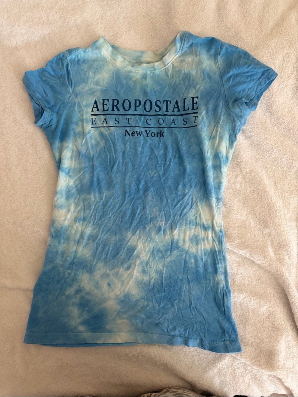 Aeropostale Blue and White Tie-Dye East Coast Graphic Tee